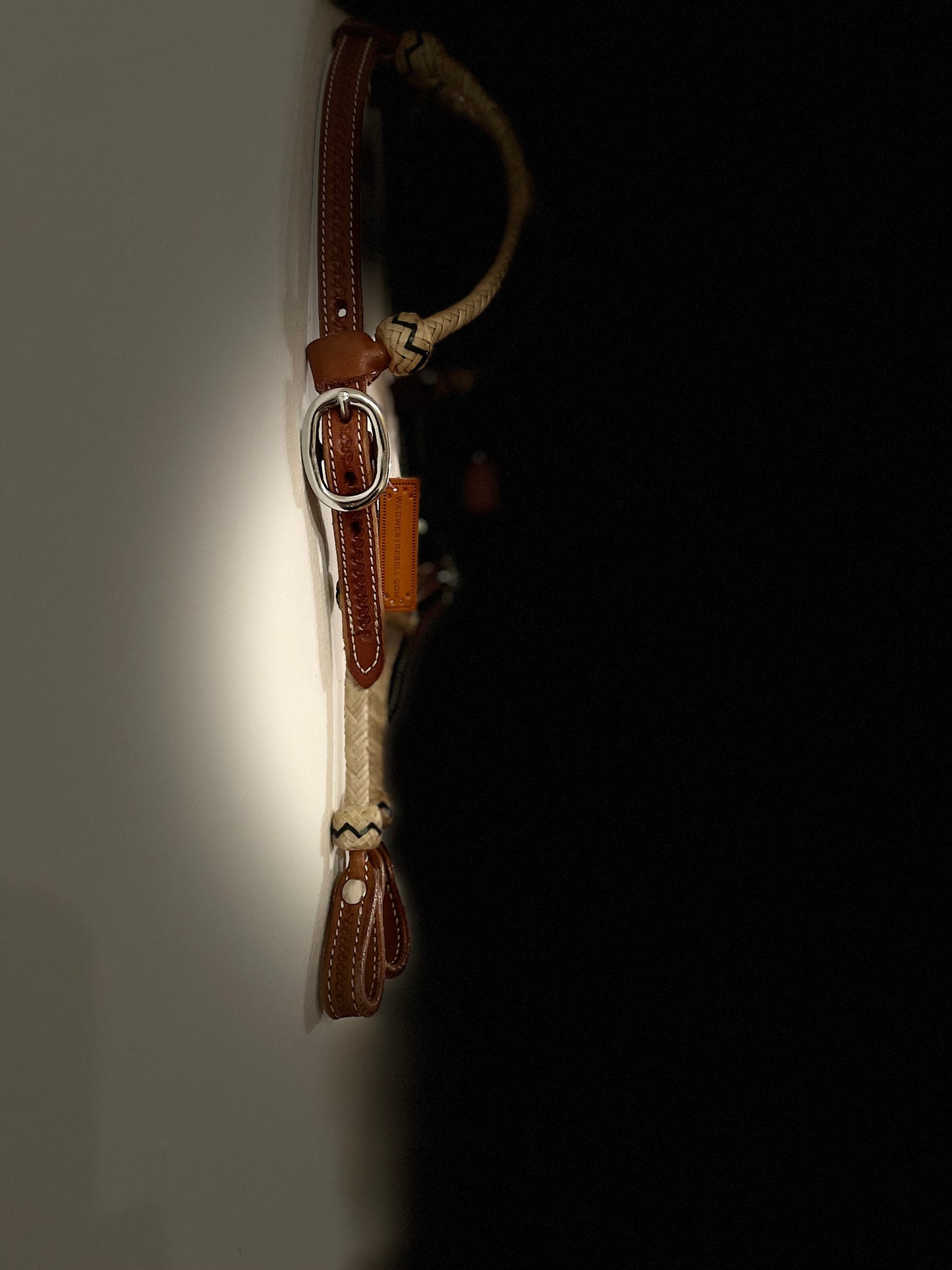 Wwr enöras träns Brown leather råhud