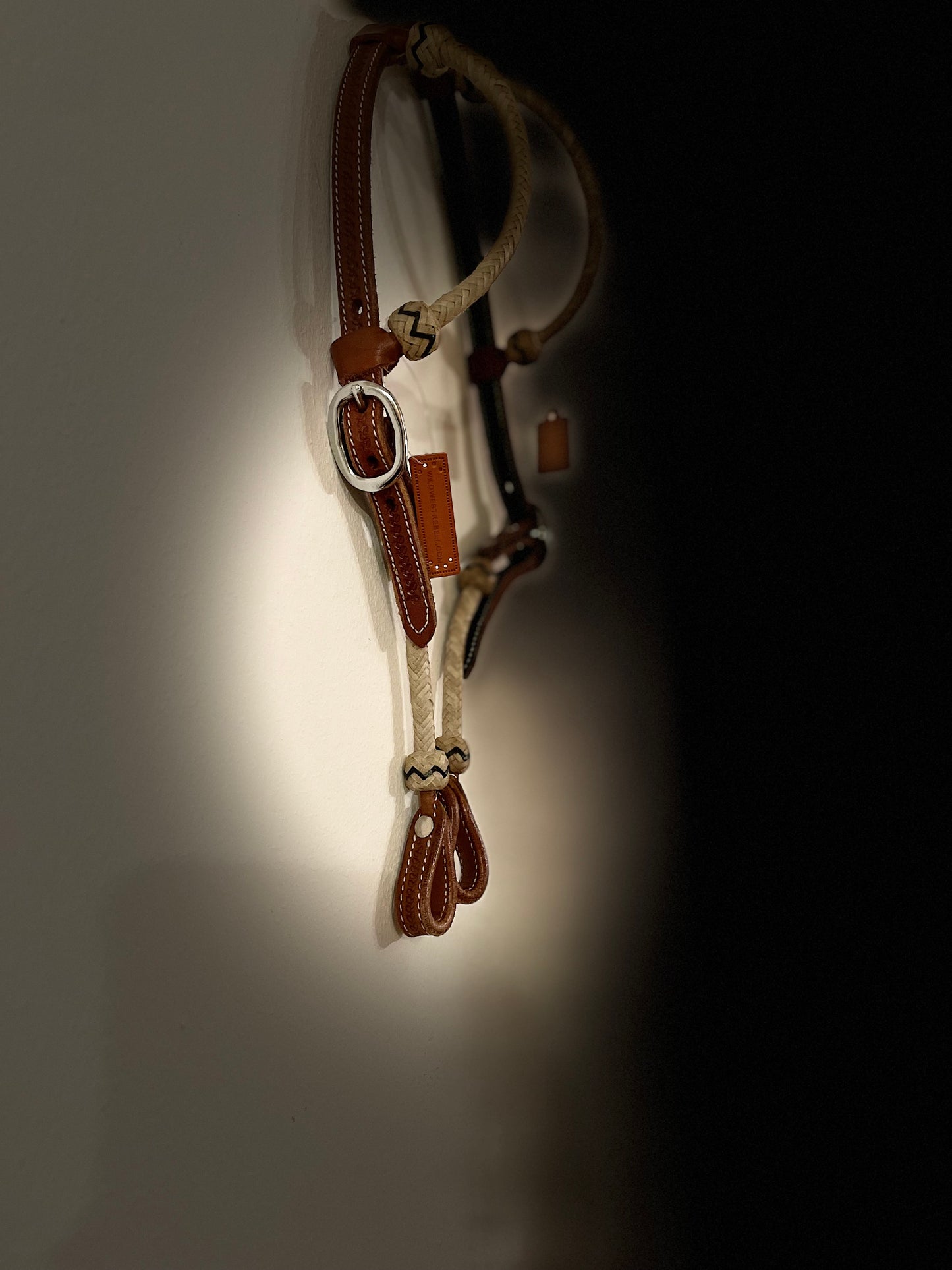 Wwr enöras träns Brown leather råhud