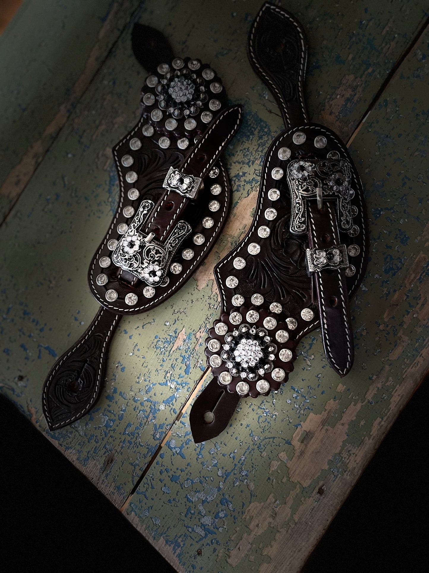 Wwr spurs leather Black shining gun
