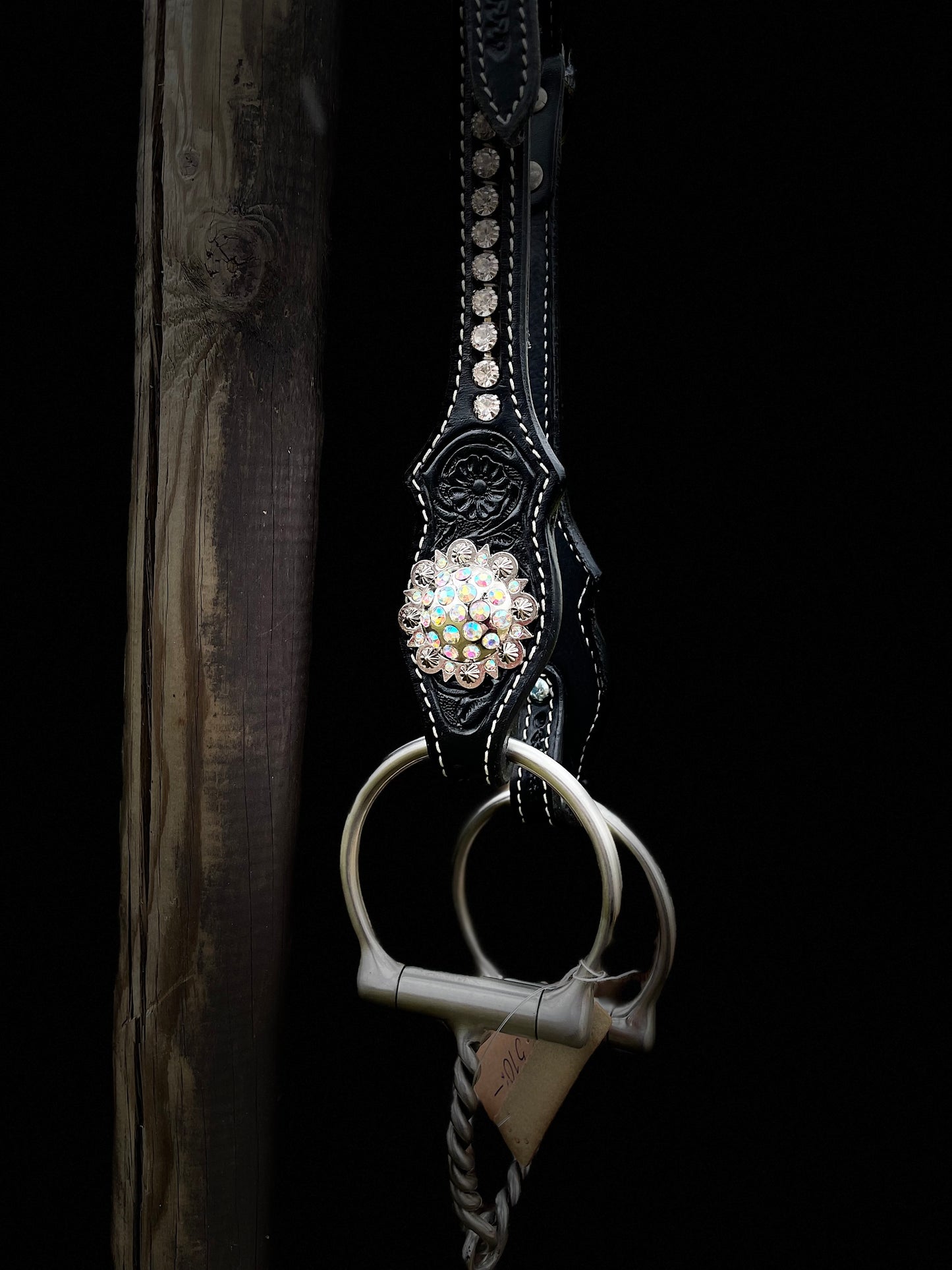 WWR träns black show Diamond and yellow ear
