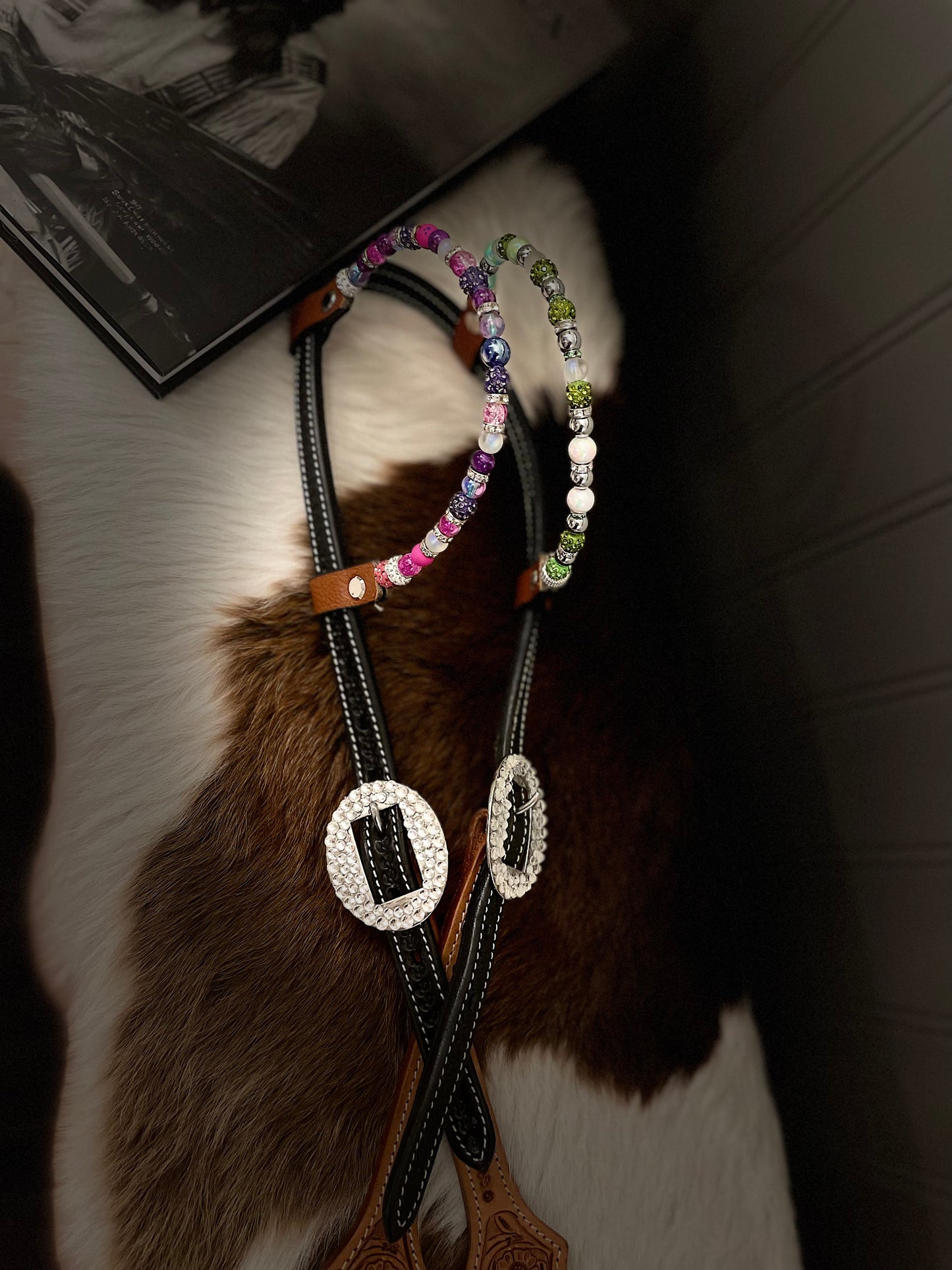 wildwestrebell Westernträns med Stenar & Pärlöron – Elegant Showtränst.