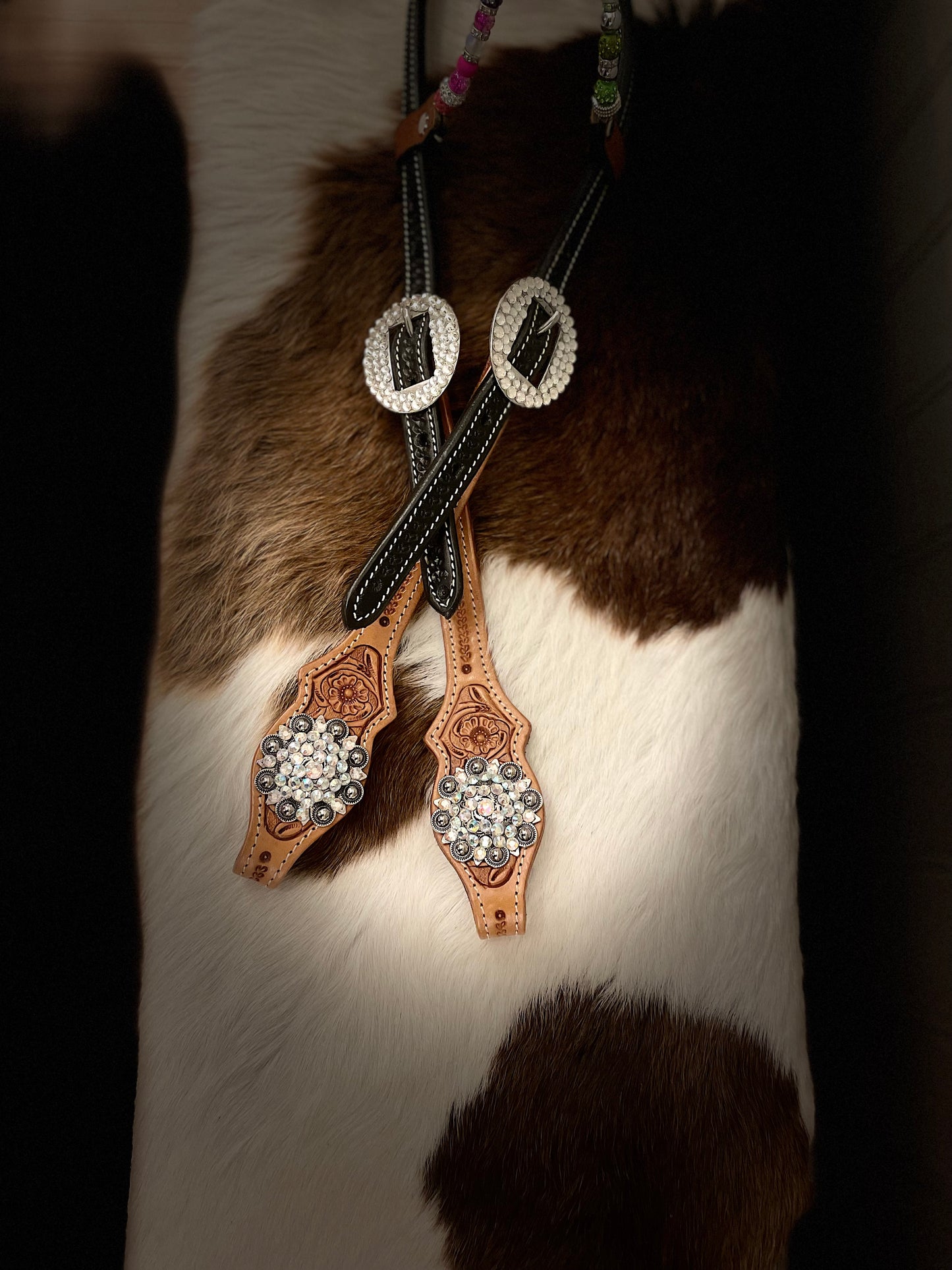 wildwestrebell Westernträns med Stenar & Pärlöron – Elegant Showtränst.