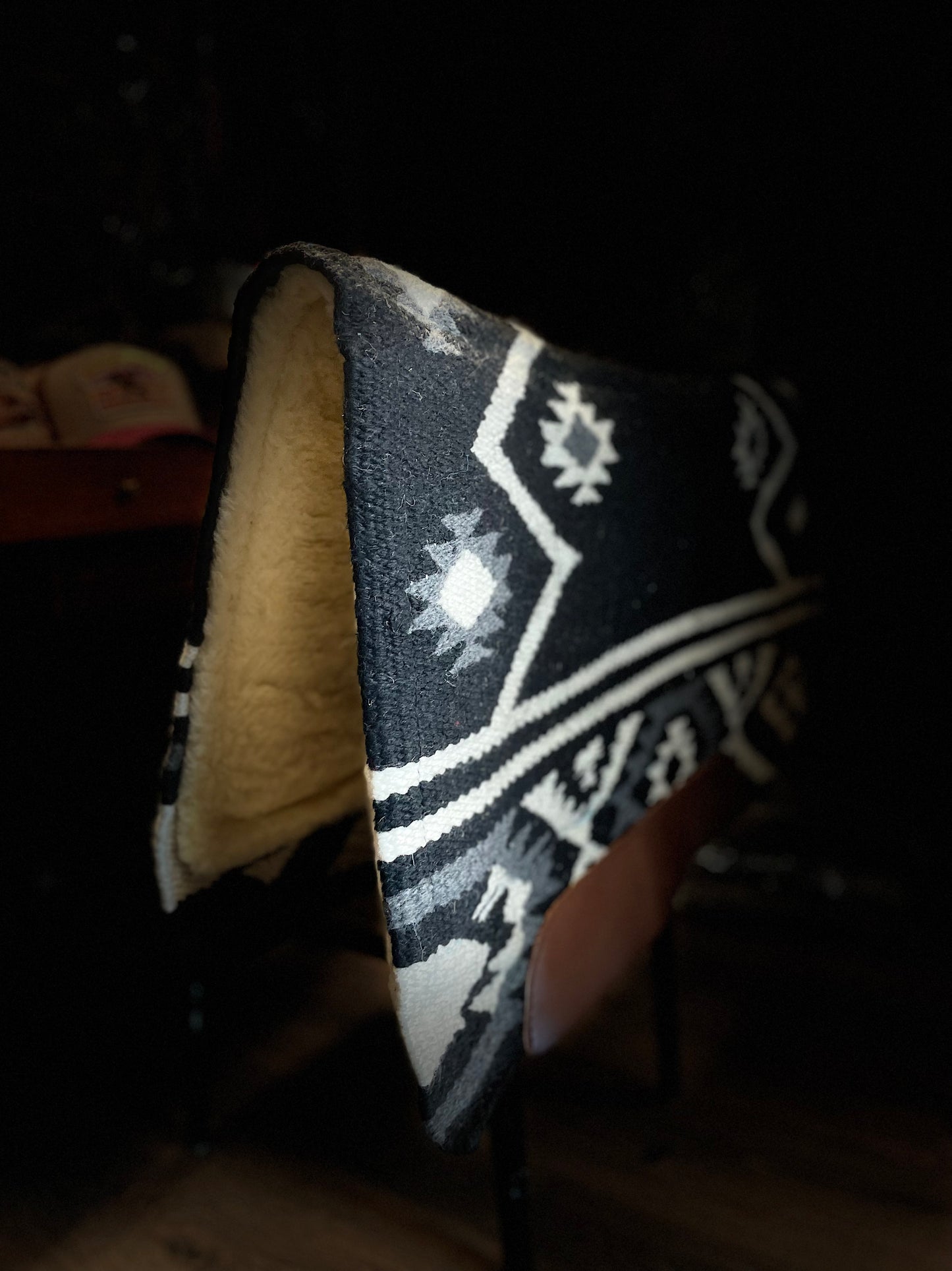 wildwestrebell Ull padd –  i Fårull med Fleece och Shock-Absorbering svart/vit