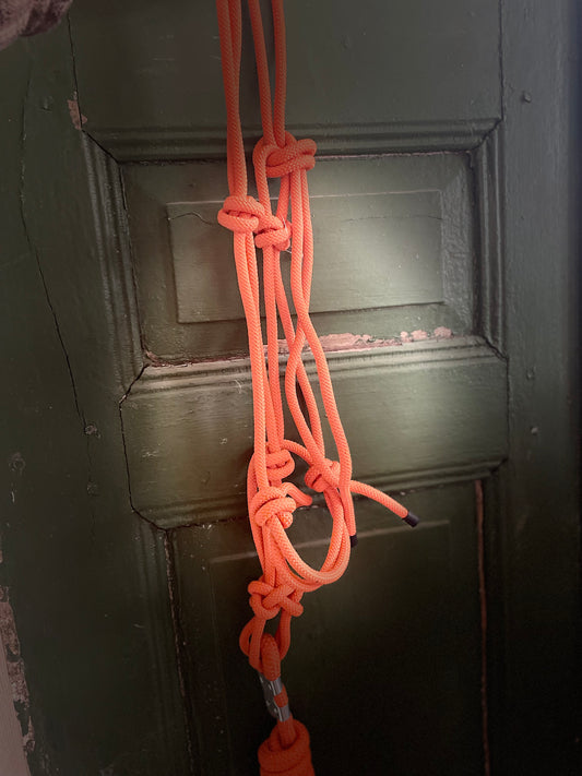 WWR   Rope halter orange med grimskaft