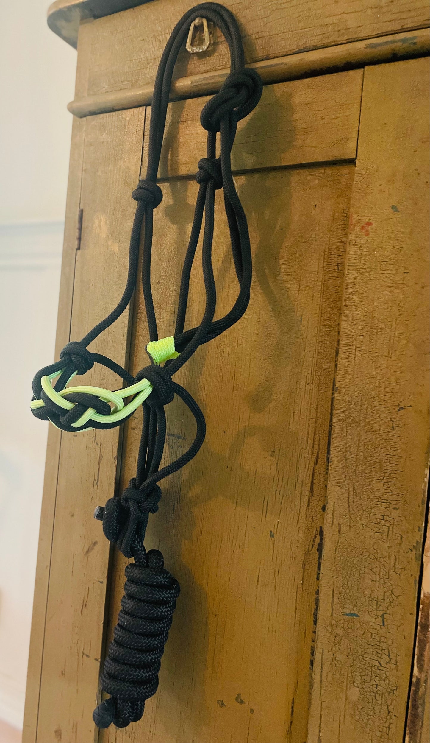 WWR   Rope halter repgrimma  svart grön med grimskaft